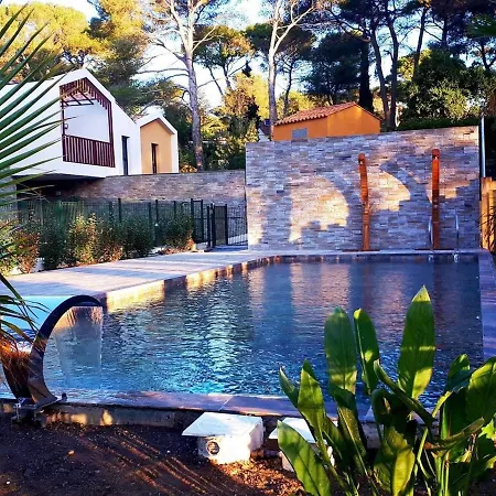 De Standing Pour 4 Pers Avec Jardin Et Piscine A 500m De La - Fr-1-726-21 Daire *