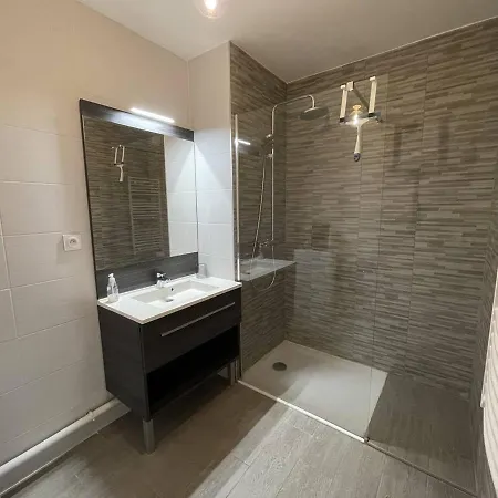 De Standing Pour 4 Pers Avec Jardin Et Piscine A 500m De La - Fr-1-726-21 * La Croix-Valmer